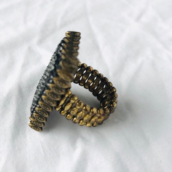 Ring - Picture 2 of 4